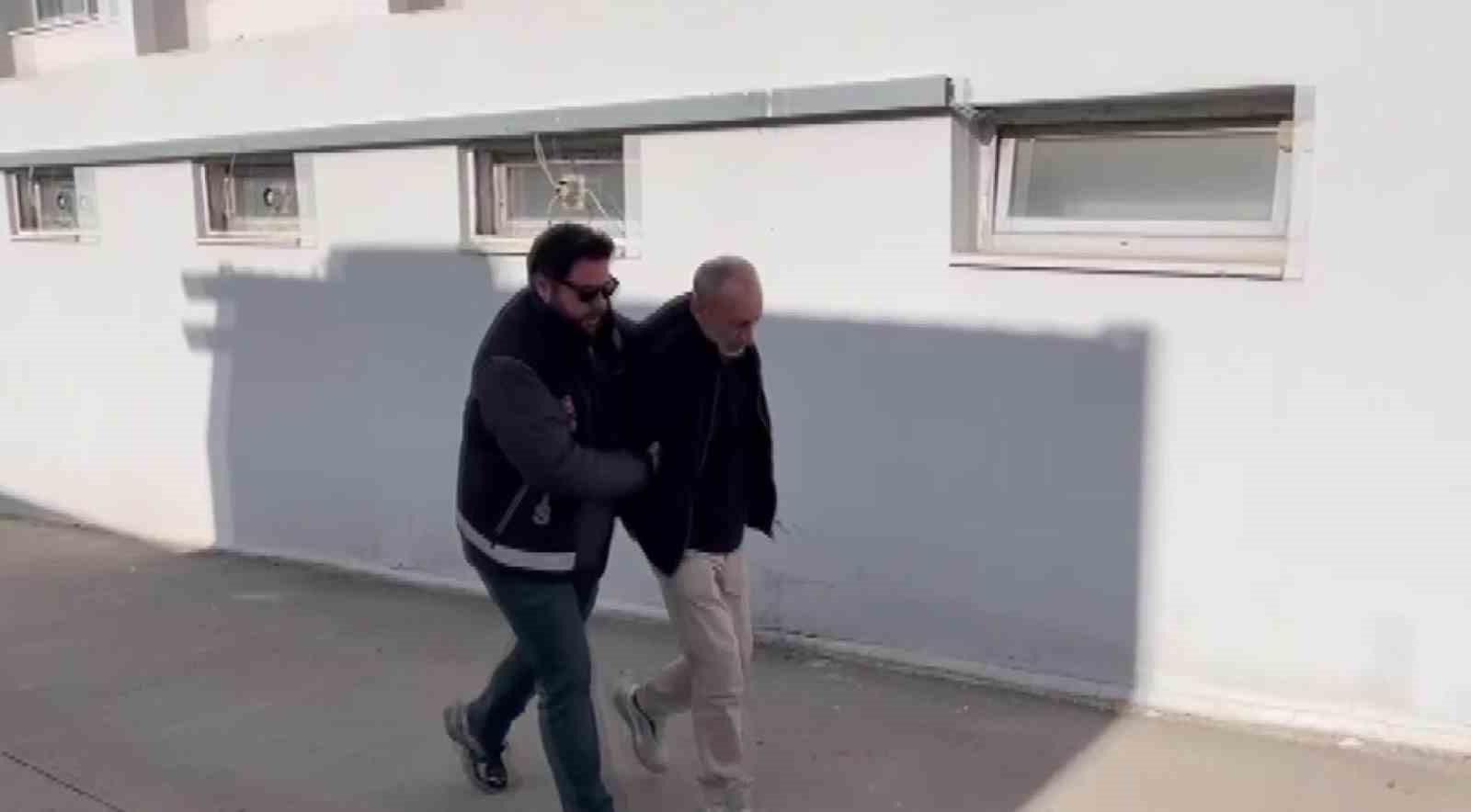 Çuvaldan 14 bin paket kaçak sigara çıktı
