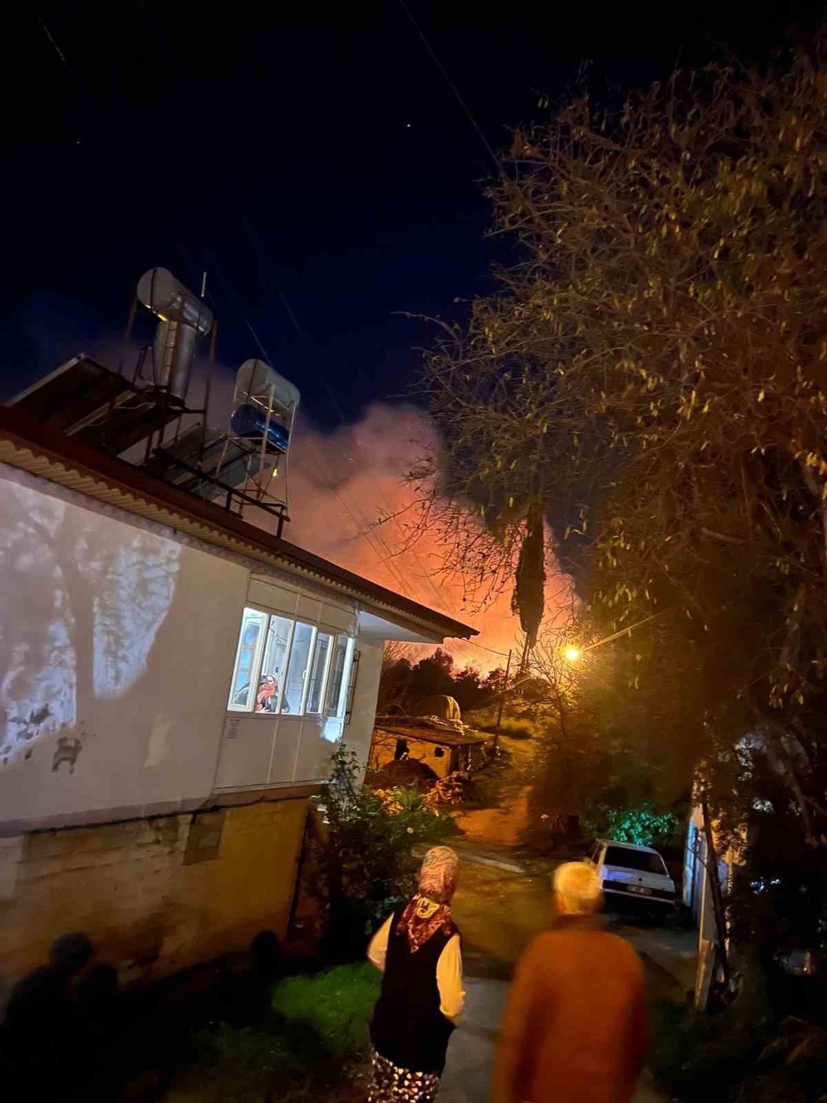 D-400 kara yolunda yangın ucuz atlatıldı
