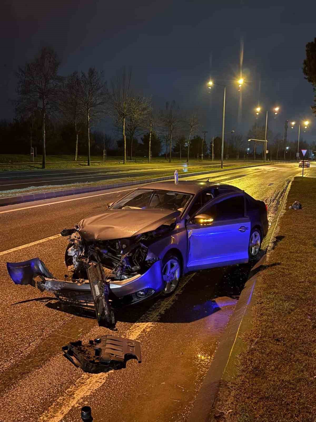 D-650 kara yolunda iki otomobil çarpıştı: 3 yaralı
