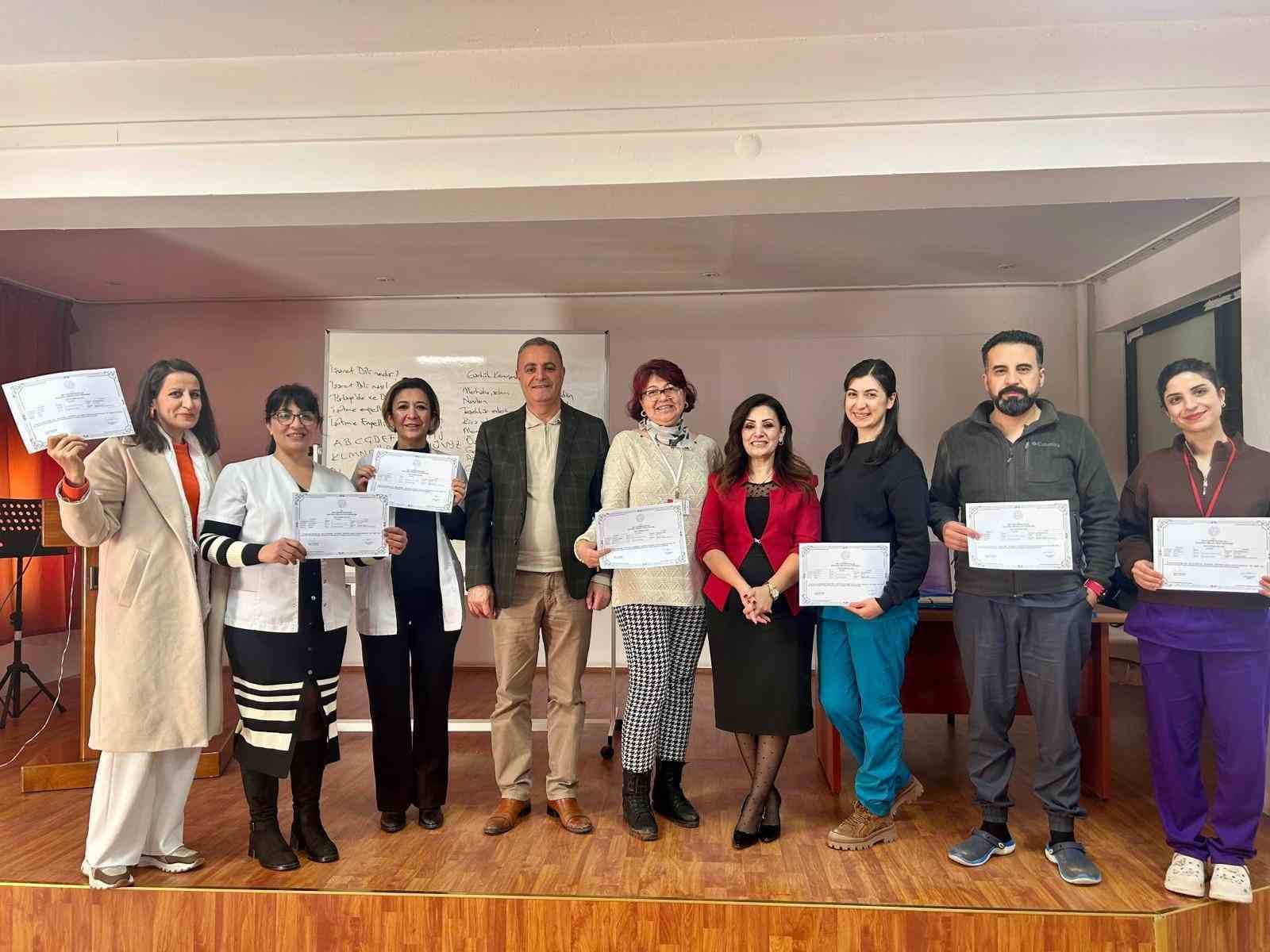 Dağkapı Devlet Hastanesinde işaret dili eğitimi
