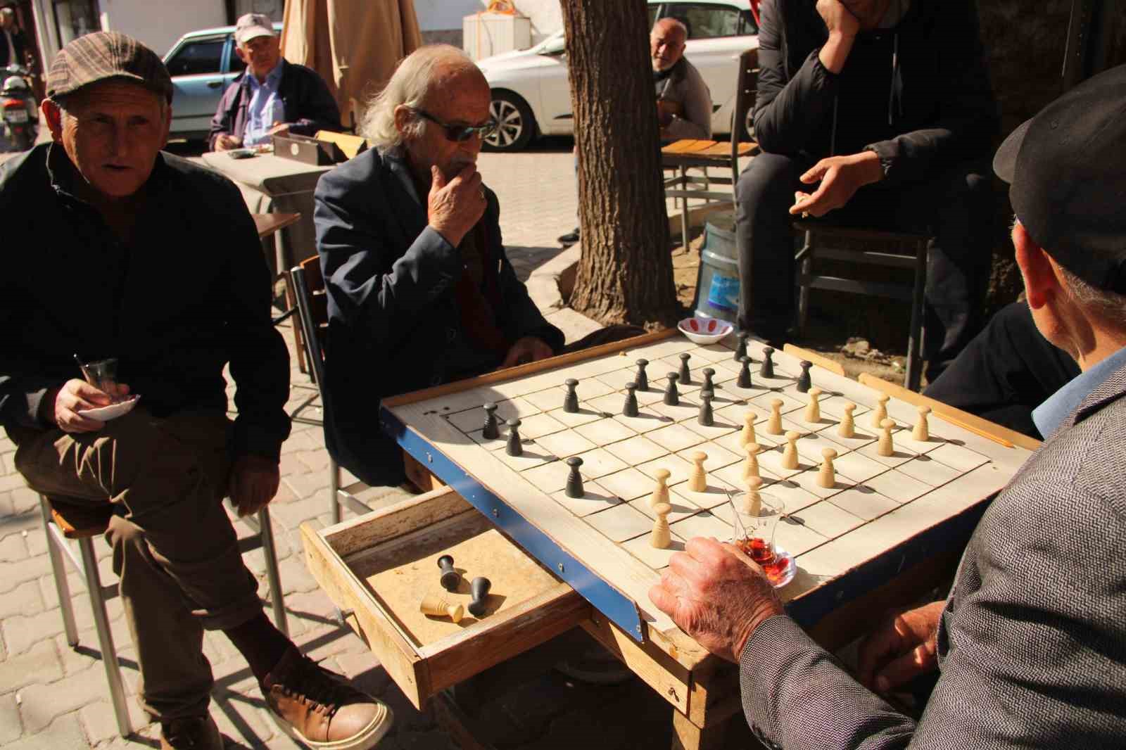 Dama tutkusu teknolojiye direniyor
