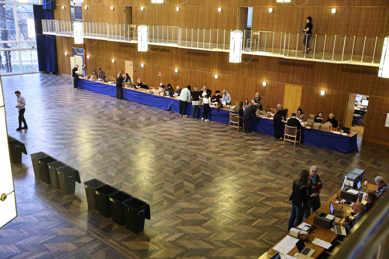 Danimarka halkı genel seçim için sandık başında
