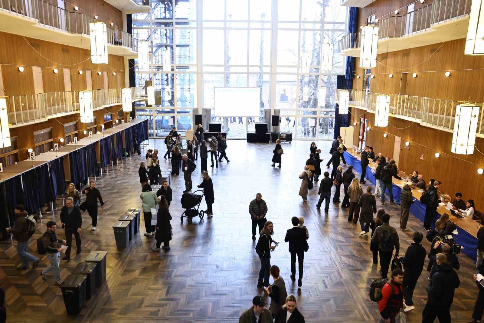 Danimarka halkı genel seçim için sandık başında
