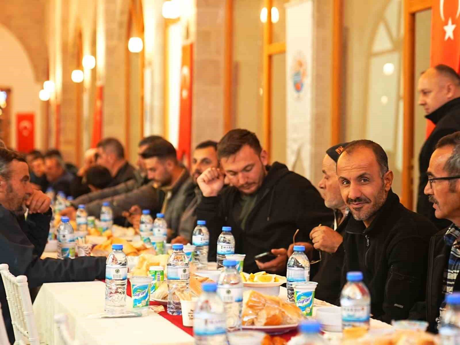 Darende Belediye Başkanı Bozkurt, personelle iftarda bir araya geldi
