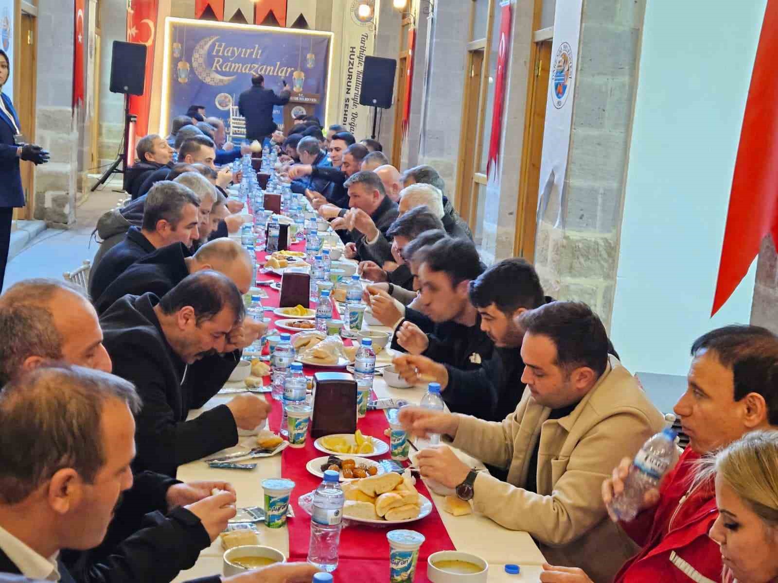 Darende’de birlik iftarı
Darende’de birlik iftarı