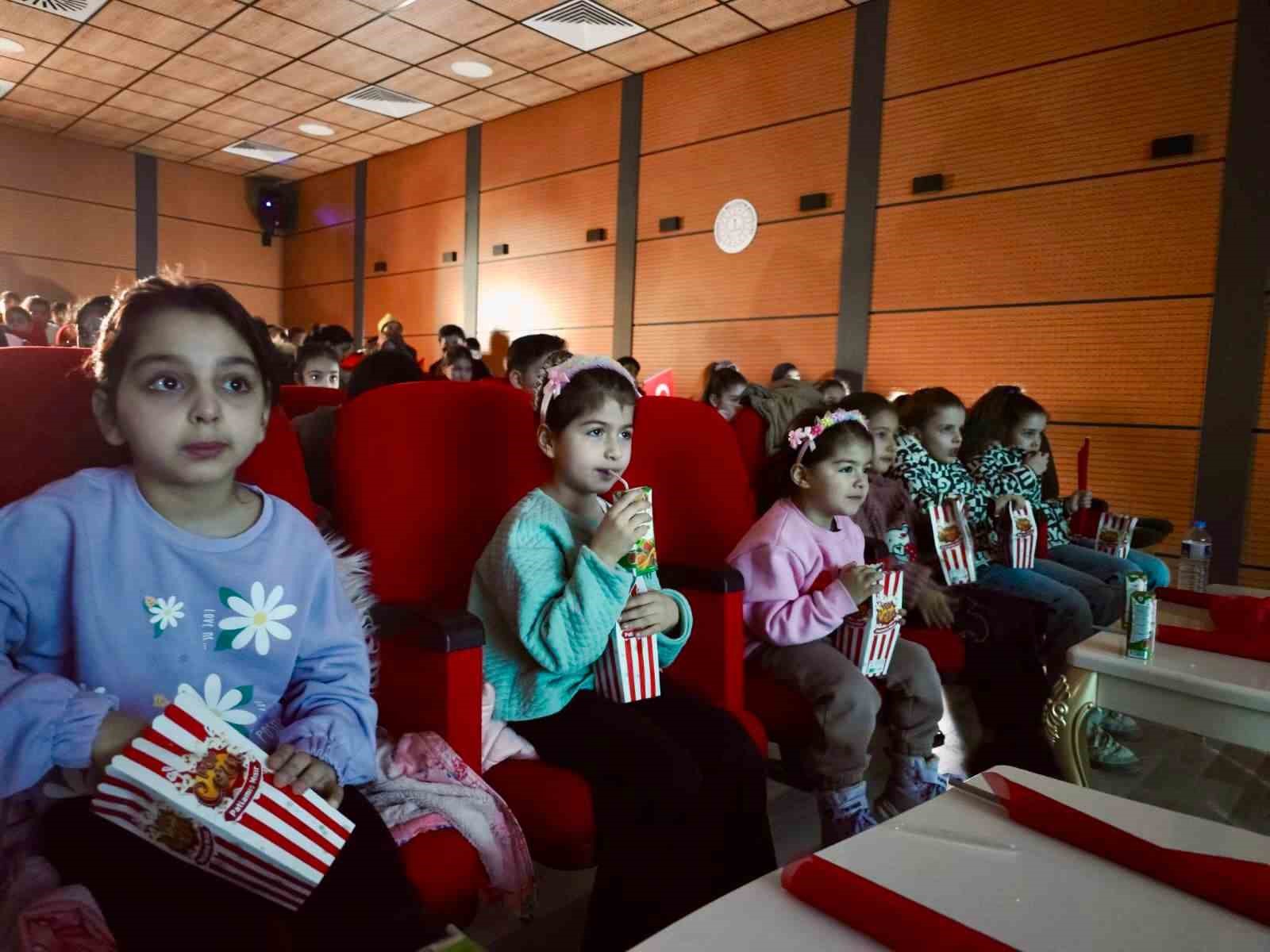 Darende’de çocuklar için "Çocuk Sinema Günleri" başladı
