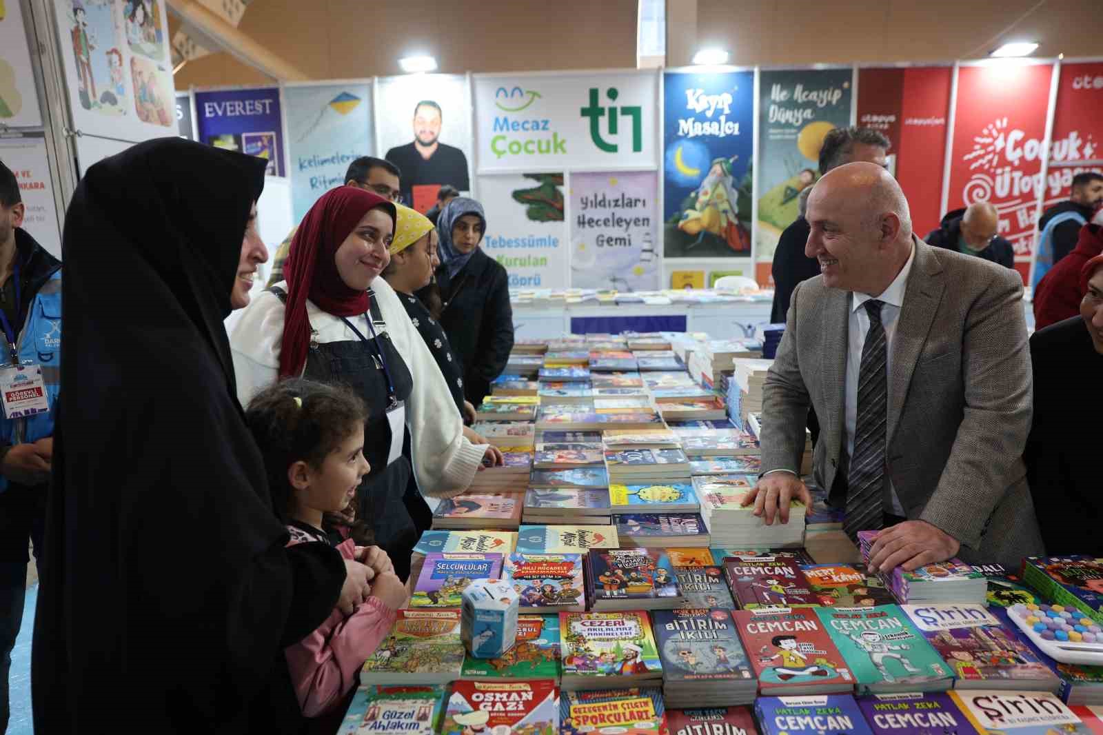 Darıca 5. Kitap Fuarı’nı binlerce kişi ziyaret etti
