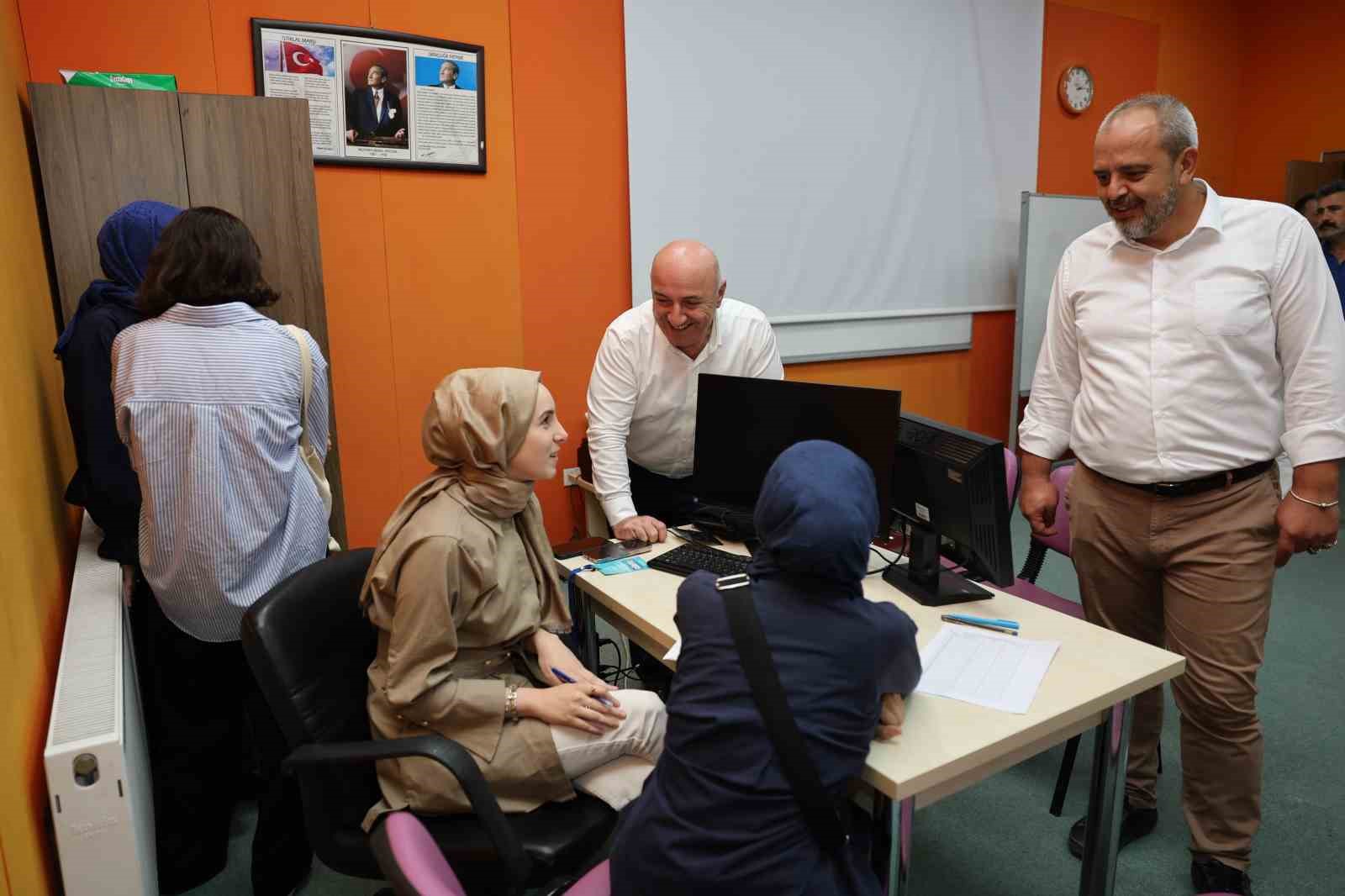 Darıca Belediyesi üniversite adaylarının YKS ücretlerini karşılayacak
