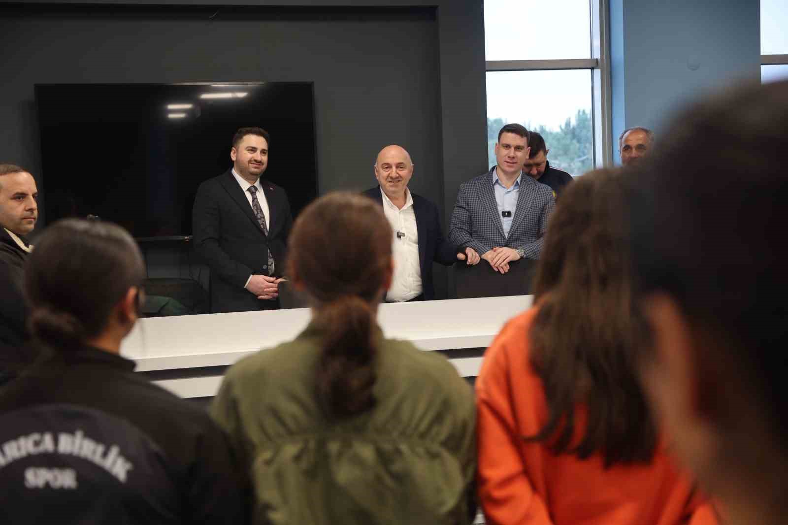 Darıca’da gençlik yatırımları incelendi
