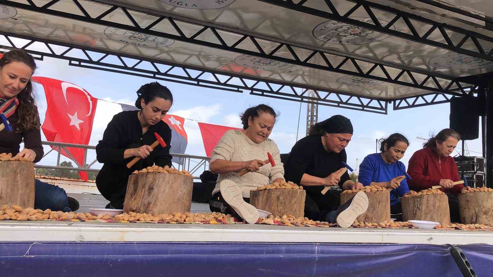 Datça 7. Badem Çiçeği Festivali sona erdi
Datça 7. Badem Çiçeği Festivali sona erdi