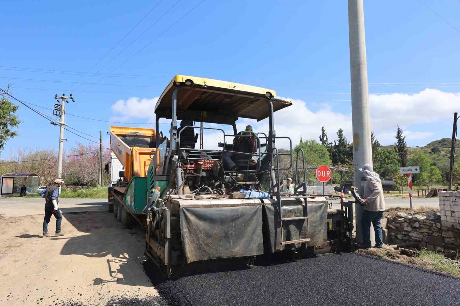 Datça’da 13 kilometre sıcak asfalt serimi tamamlandı
Datça’da 13 kilometre sıcak asfalt serimi tamamlandı