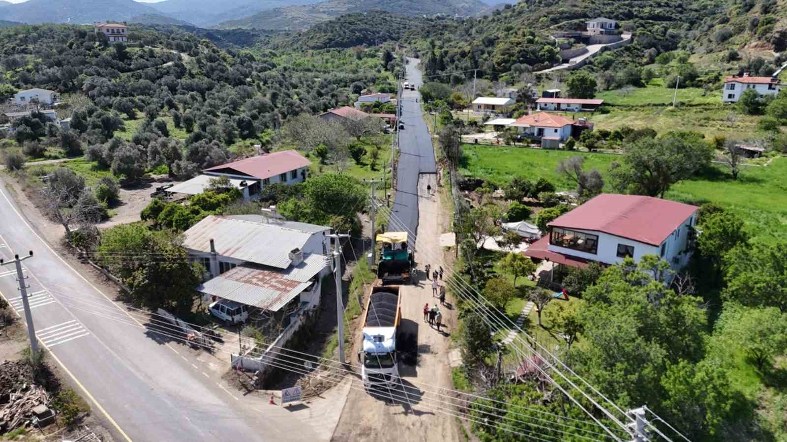 Datça’da 13 kilometre sıcak asfalt serimi tamamlandı
Datça’da 13 kilometre sıcak asfalt serimi tamamlandı