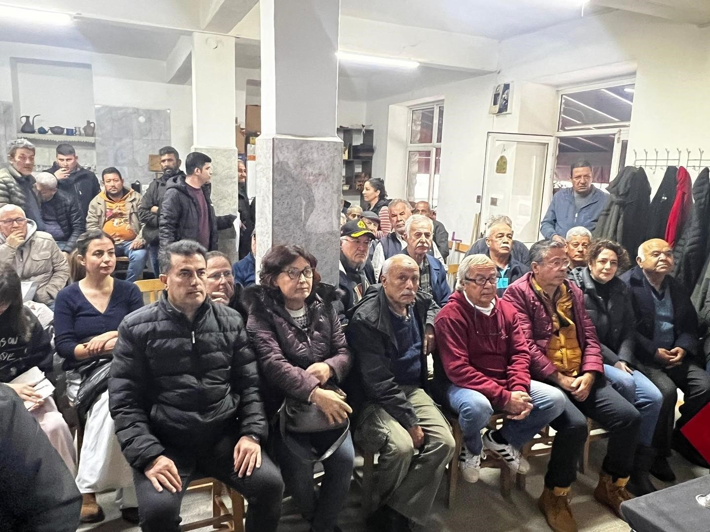 Datça’da üreticilere ’badem hastalık ve zararları’ eğitimi verildi
