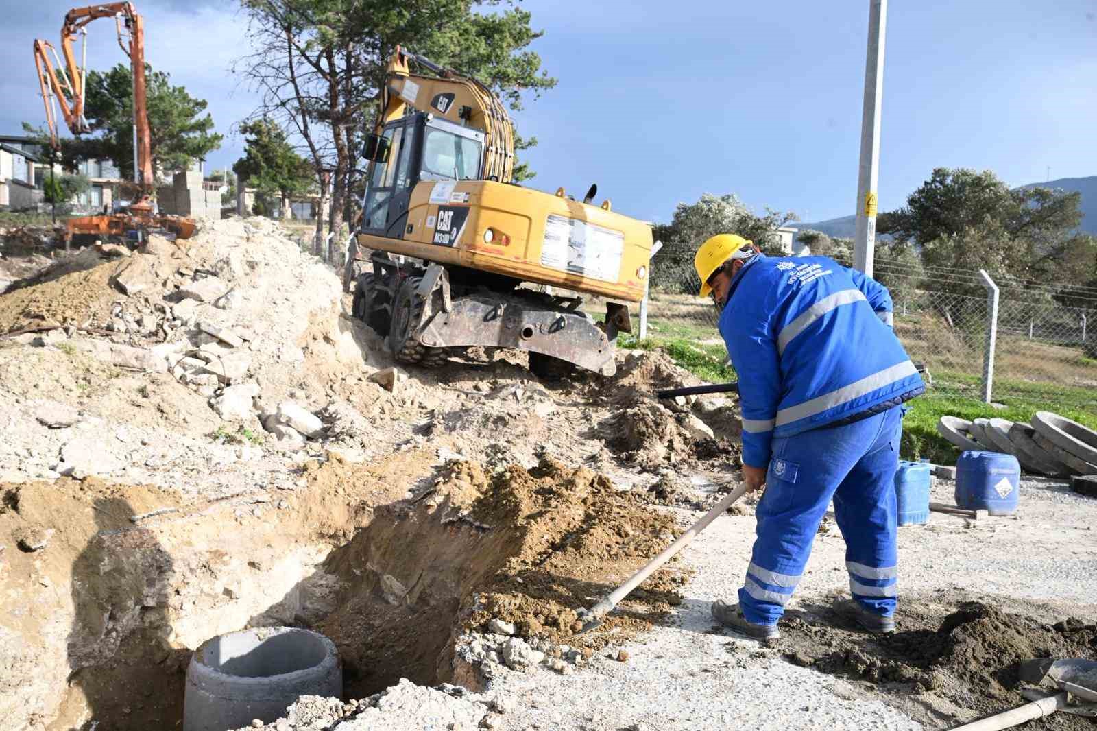 Davutlar Mahallesi’nin altyapısı Aydın Büyükşehir Belediyesi’nin çalışmaları ile güçleniyor
