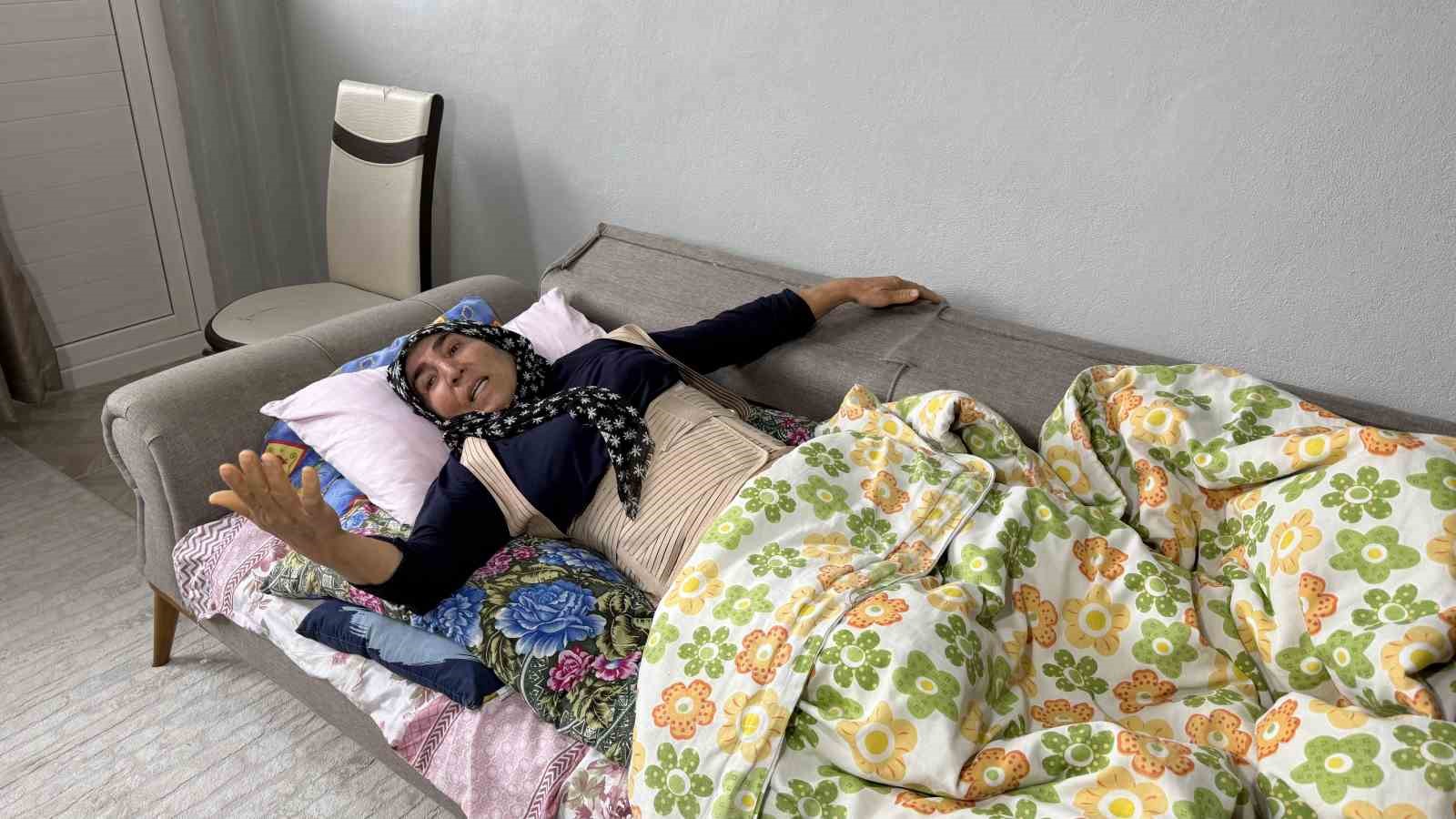 Dayak yiyen yeğenini kurtarmak isteyen kadın darp edildi
Dayak yiyen yeğenini kurtarmak isteyen kadın darp edildi