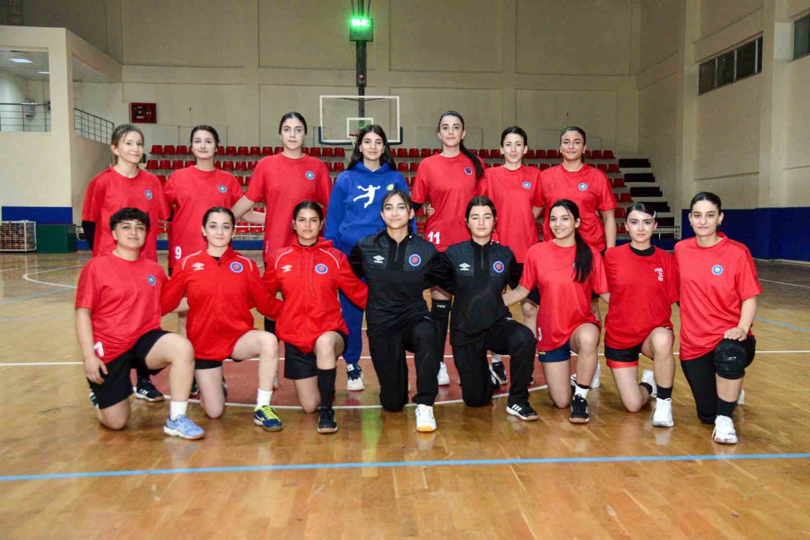 DBB Kadın Hentbol Takımı 1. Lig yolunda
DBB Kadın Hentbol Takımı 1. Lig yolunda