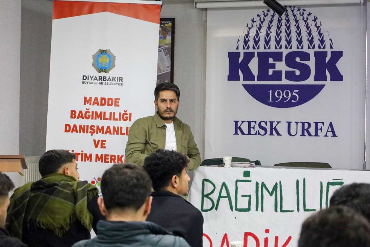 DBB’den taraftarlara bağımlılıkla mücadele eğitimi
DBB’den taraftarlara bağımlılıkla mücadele eğitimi