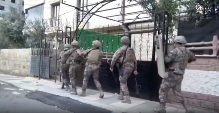 DEAŞ terör örgütüne 56 ilde operasyon: 525 şüpheli yakalandı
