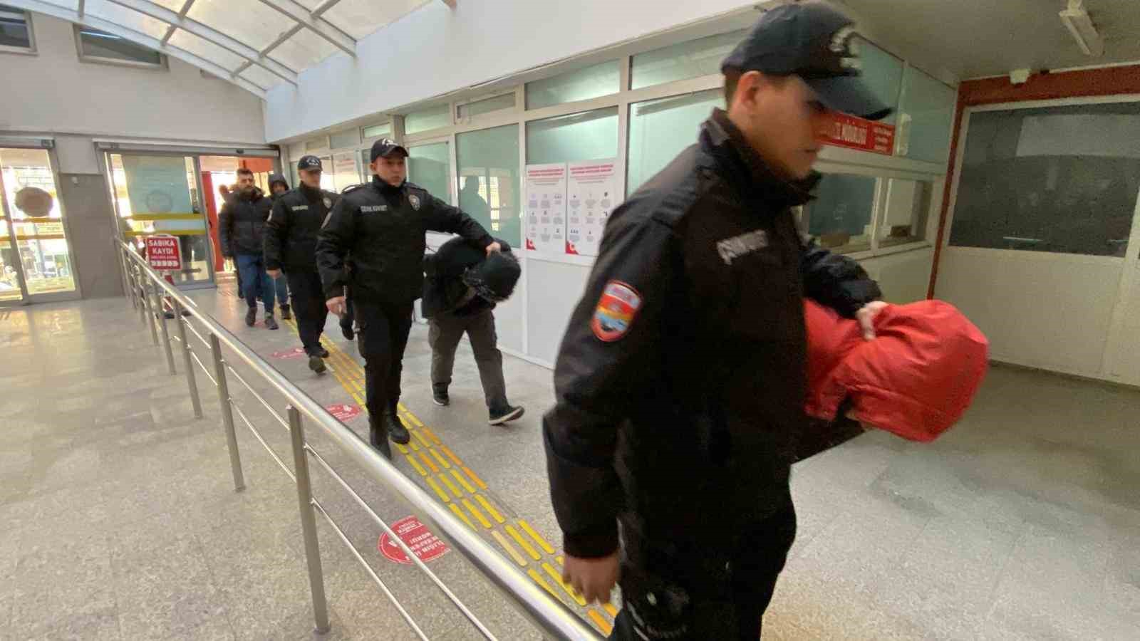 DEAŞ ve El Kaide operasyonunda 11 şüpheli adliyeye sevk edildi
