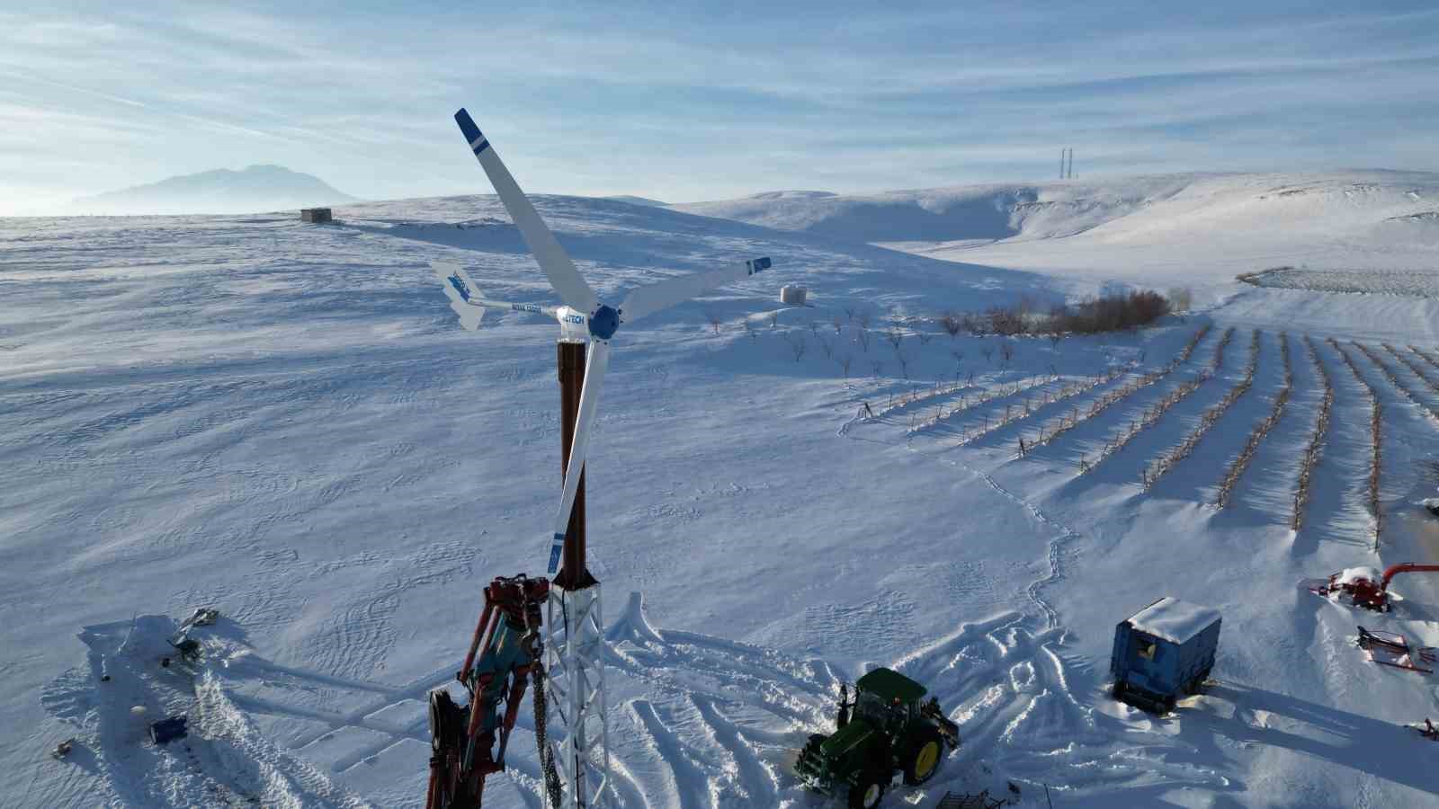 Dededen kalma mesleğini geliştirerek rüzgârgülü imalatı yapıyor
