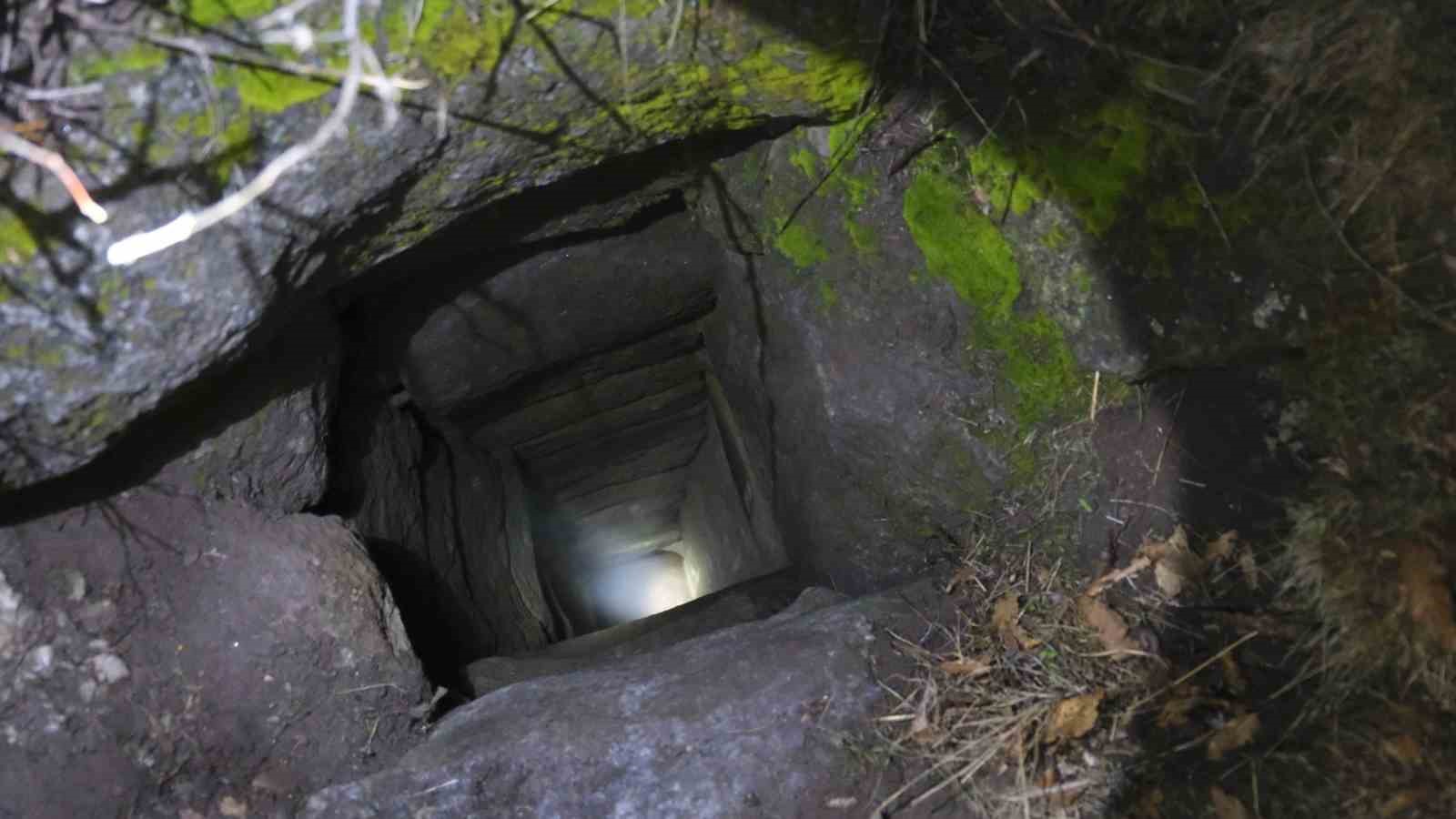 Define bulmak için girdikleri sarnıçta mahsur kalan 3 kişi, 4 saatte kurtarıldı
