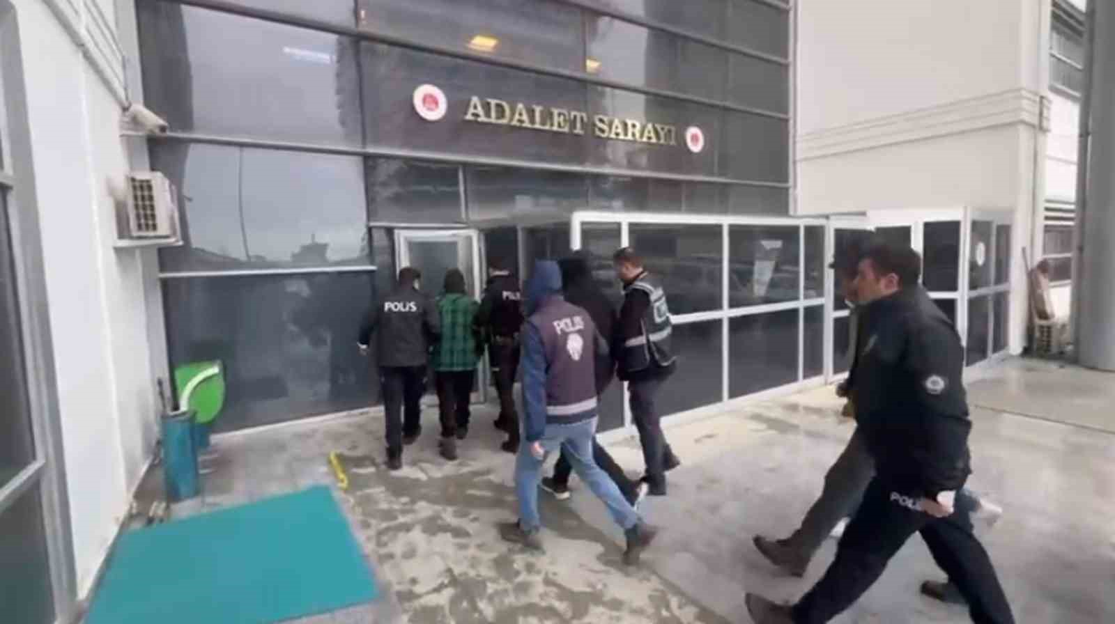 Defne’de bahis oynayanlara suçüstü; 4 gözaltı
