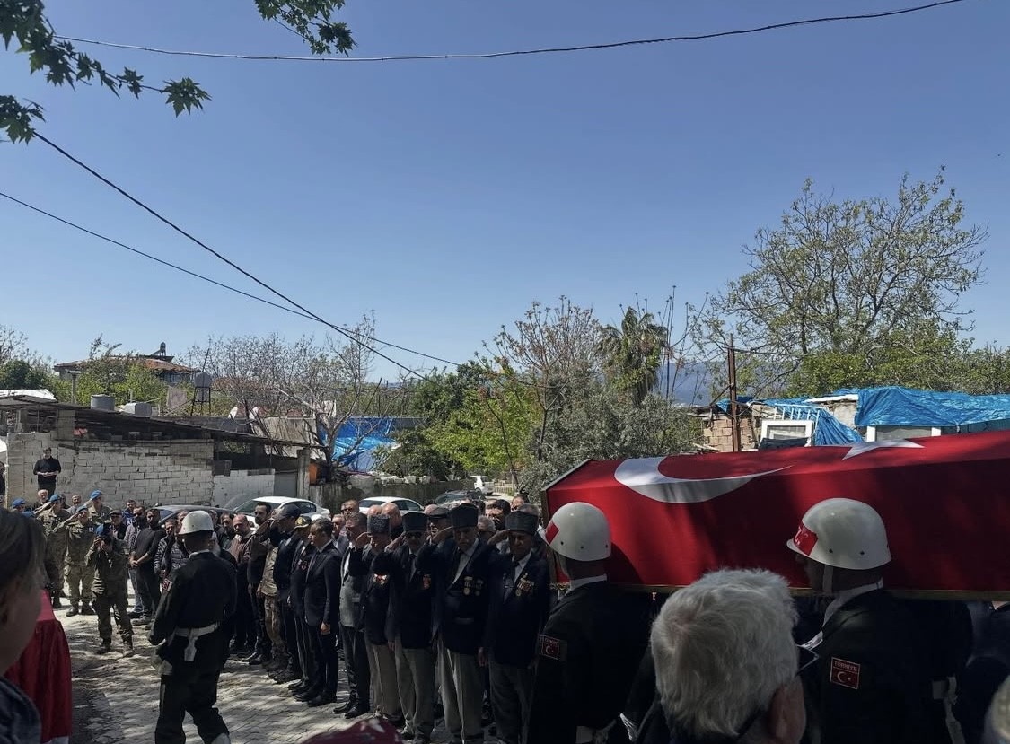 Defne’de Kıbrıs Gazisi son yolculuğuna uğurlandı
