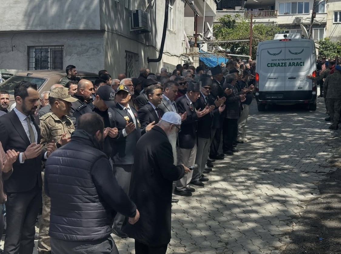 Defne’de Kıbrıs Gazisi son yolculuğuna uğurlandı
