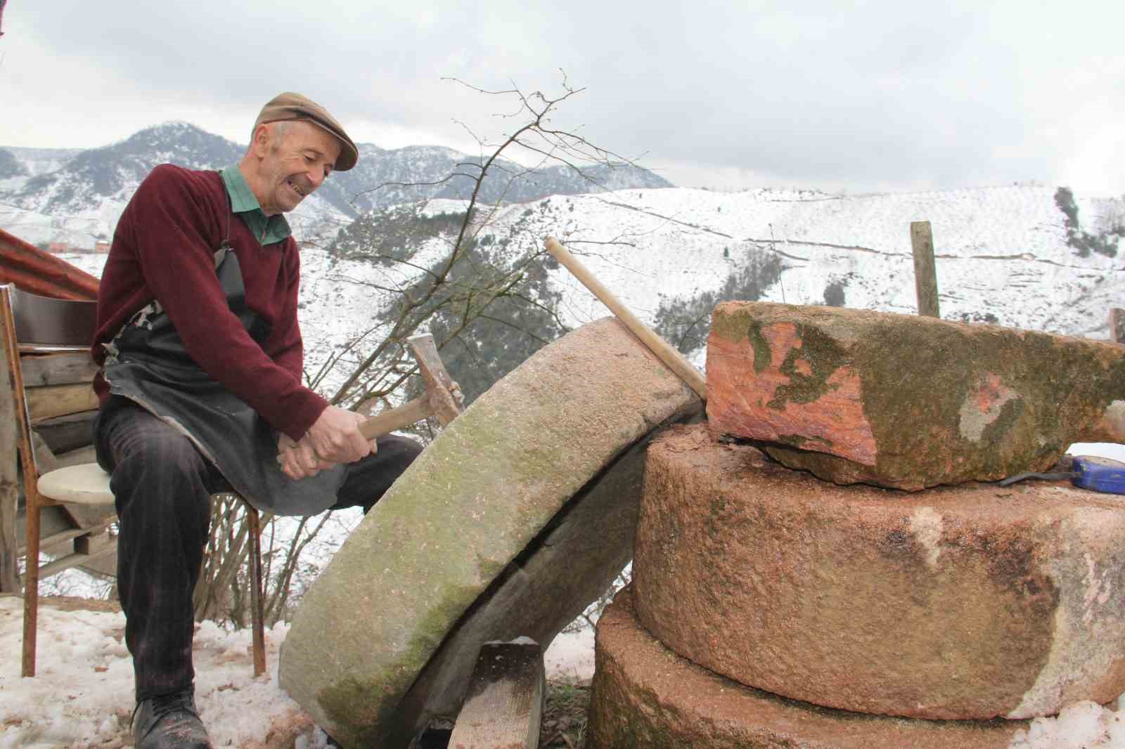 Değirmen taşının dilinden anlayan son usta
