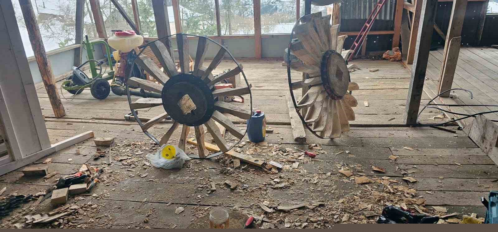 Değirmenlerin dönmesi onun ellerinde
