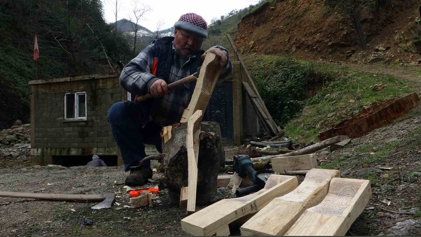 Değirmenlerin dönmesi onun ellerinde
