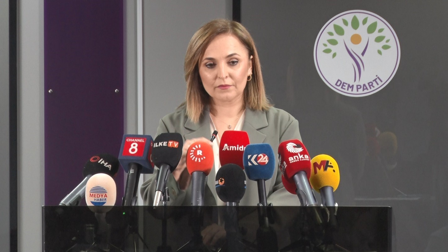 DEM Parti Sözcüsü Doğan: "Öcalan’ın özgür bir şekilde çalışabileceği, doğrudan temas kurabileceği iletişim şartlarının oluşturulması gerektiğini düşünüyoruz"
