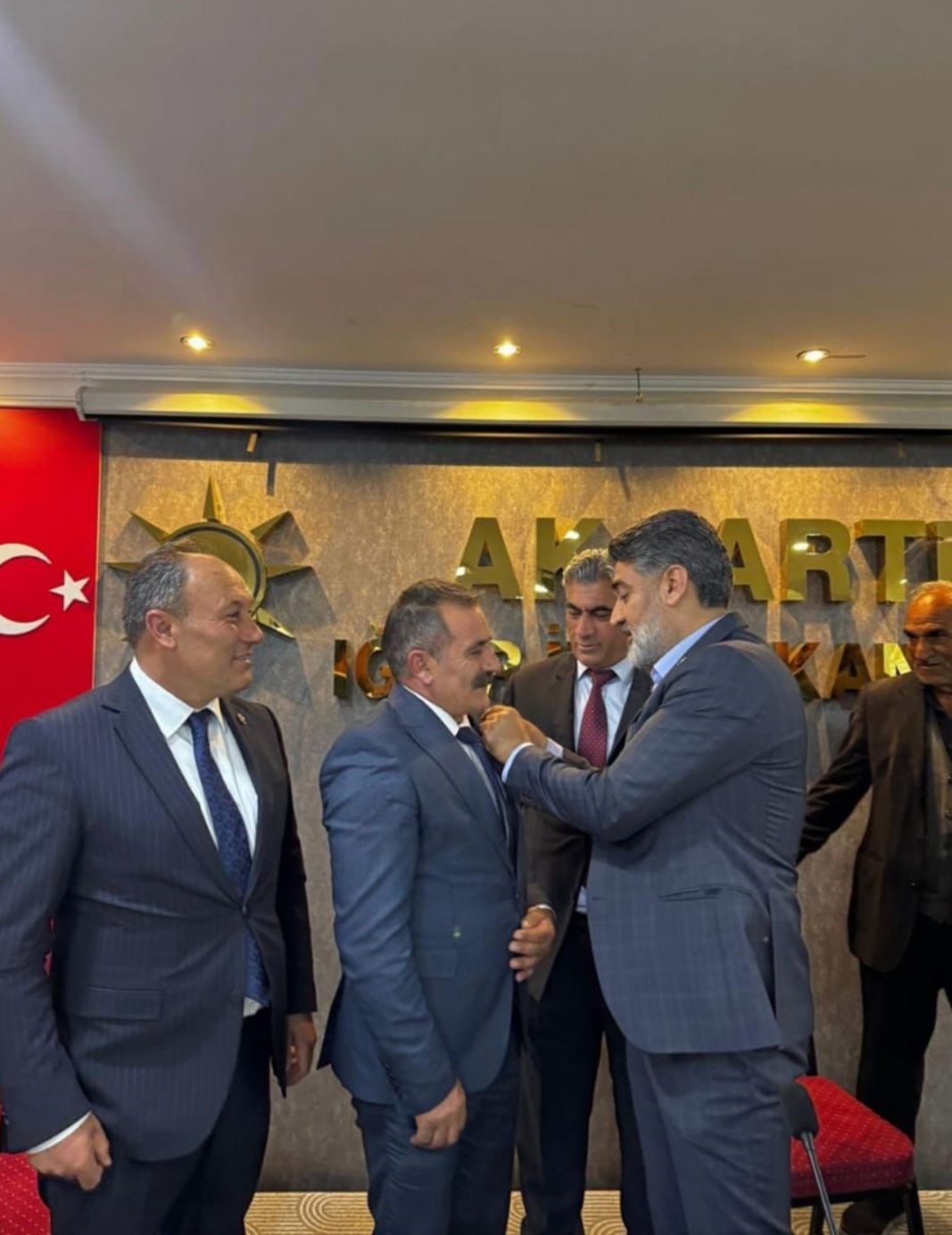 DEM Partili meclis üyesi AK Parti’ye katıldı
