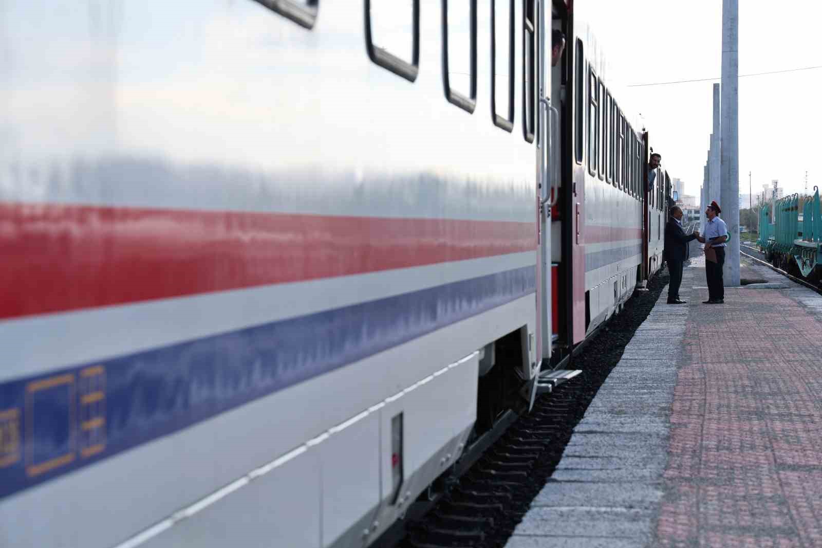 Demir yoluna adanmış 40 yıl: Son seferini yaptı
