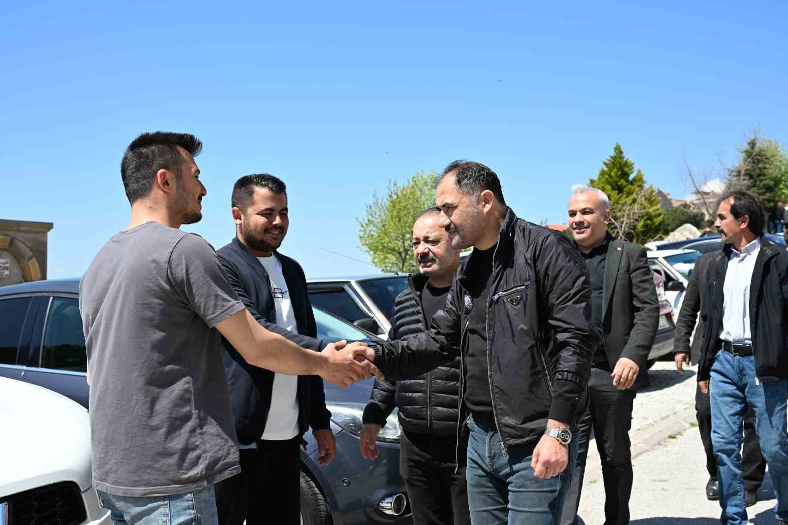 Demirci 2. El Oto Pazarı kapılarını açtı
