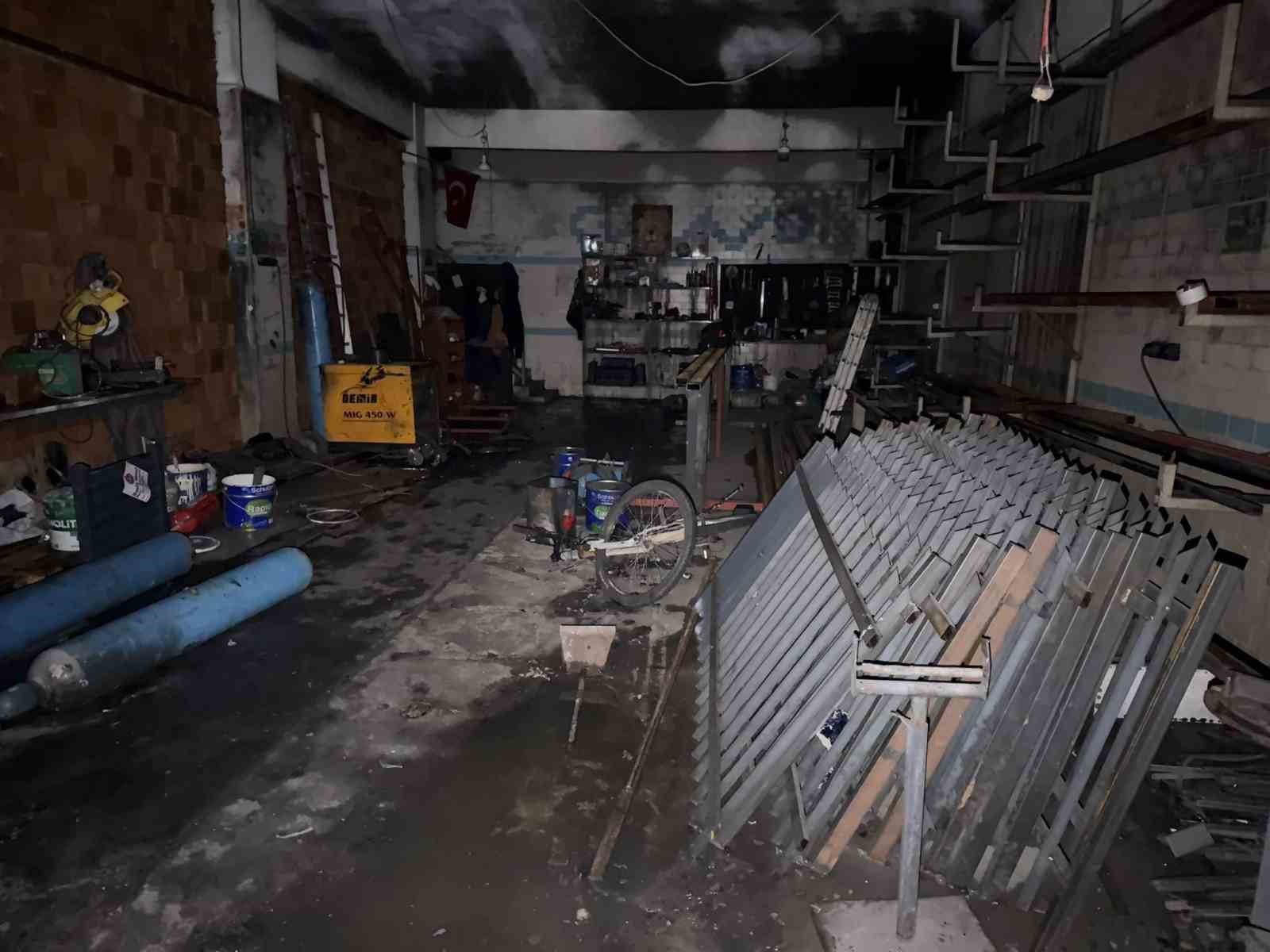 Demirci dükkanında patlama: 1 ölü, 2 yaralı
