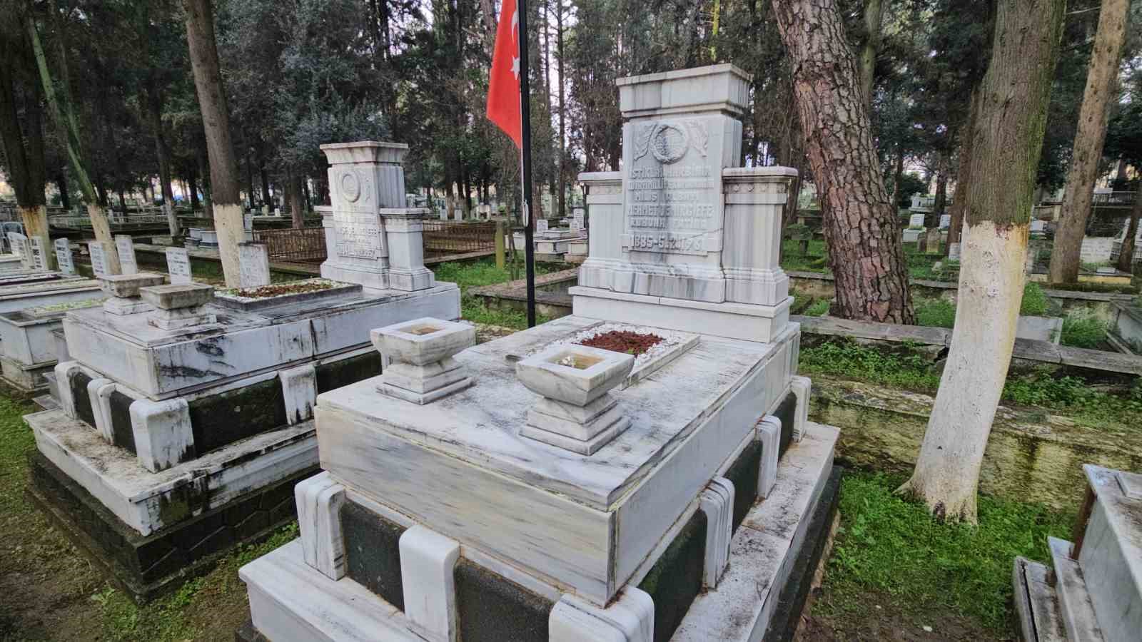 Demirci Mehmet Efe Nazilli’deki mezarı başında anıldı

