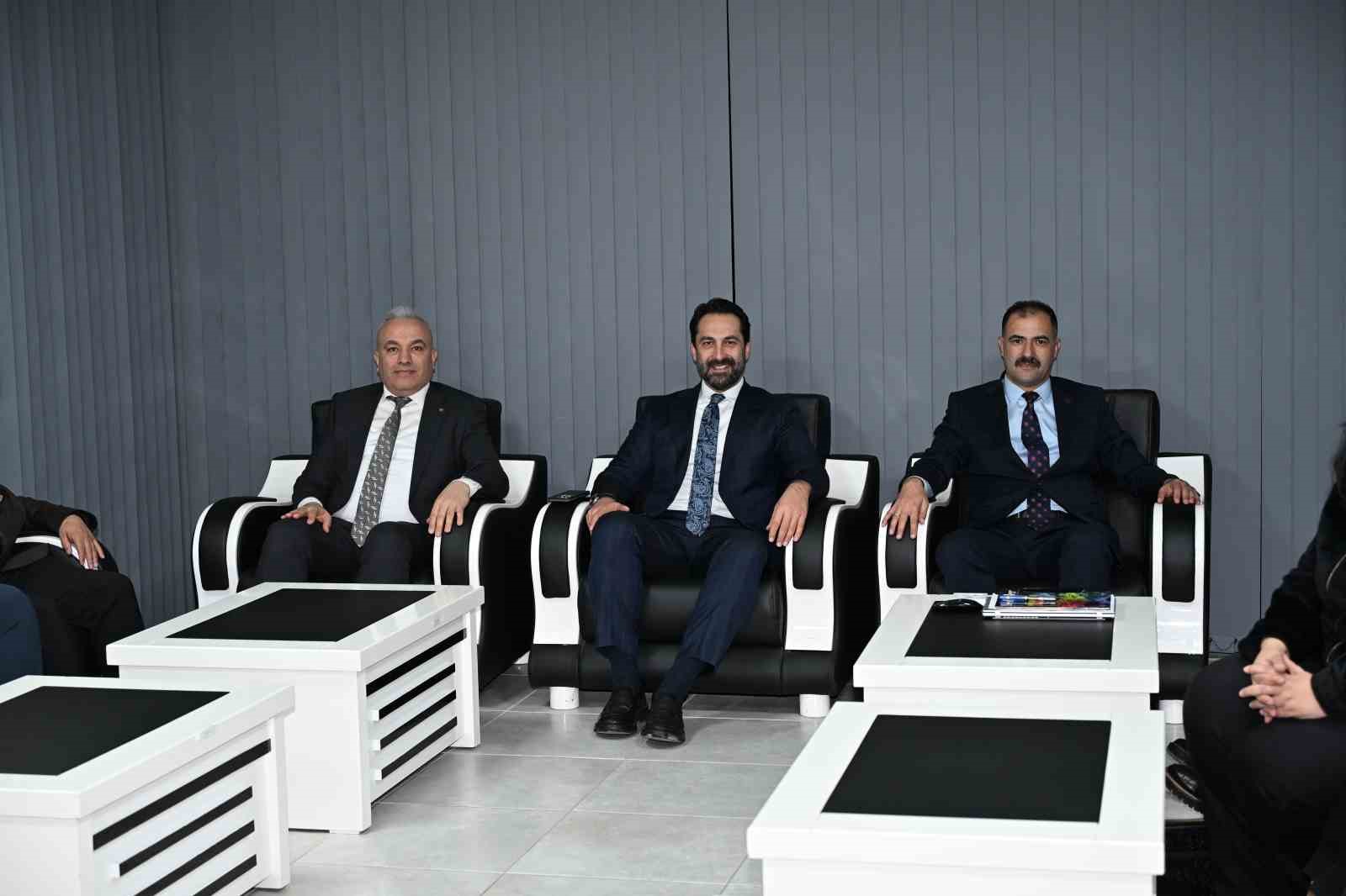 Demirci’de 5 bin kişilik iftar sofrası kuruldu
