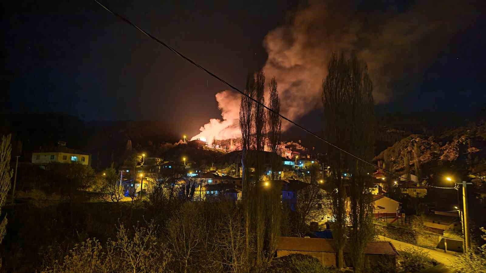 Demirci’de korkutan ev yangını
