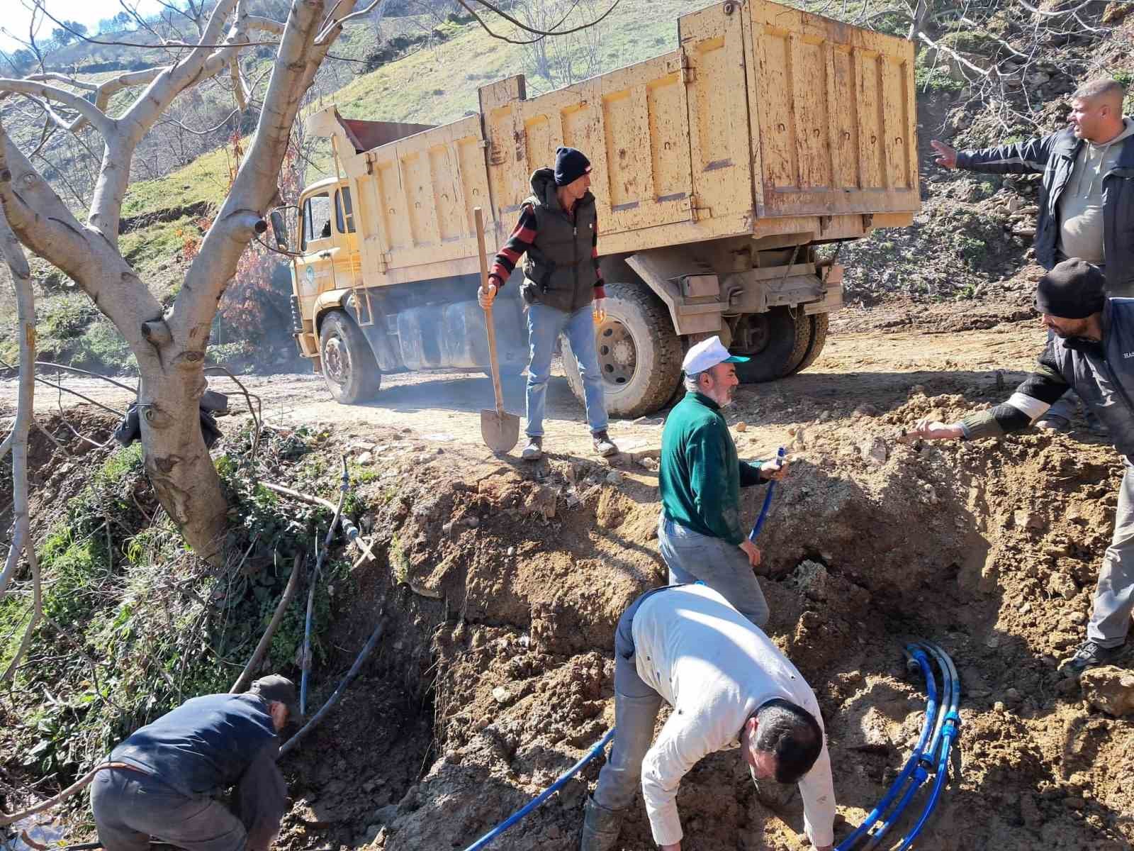 Demirhan ile Çobanlar arasındaki yol yeniden ulaşıma açıldı
