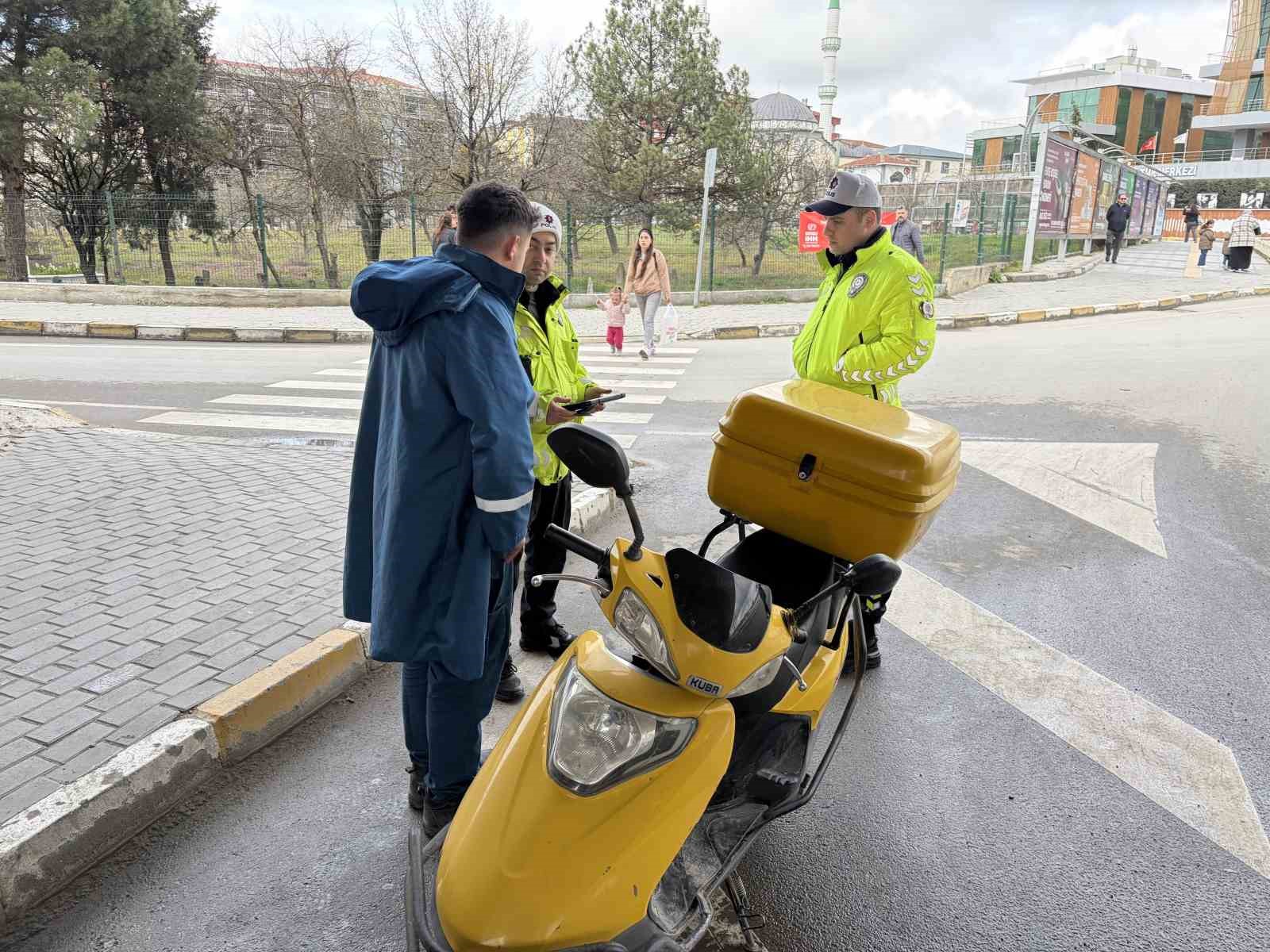 Denetimde ilginç savunma: "Kask kafama olmuyor"
