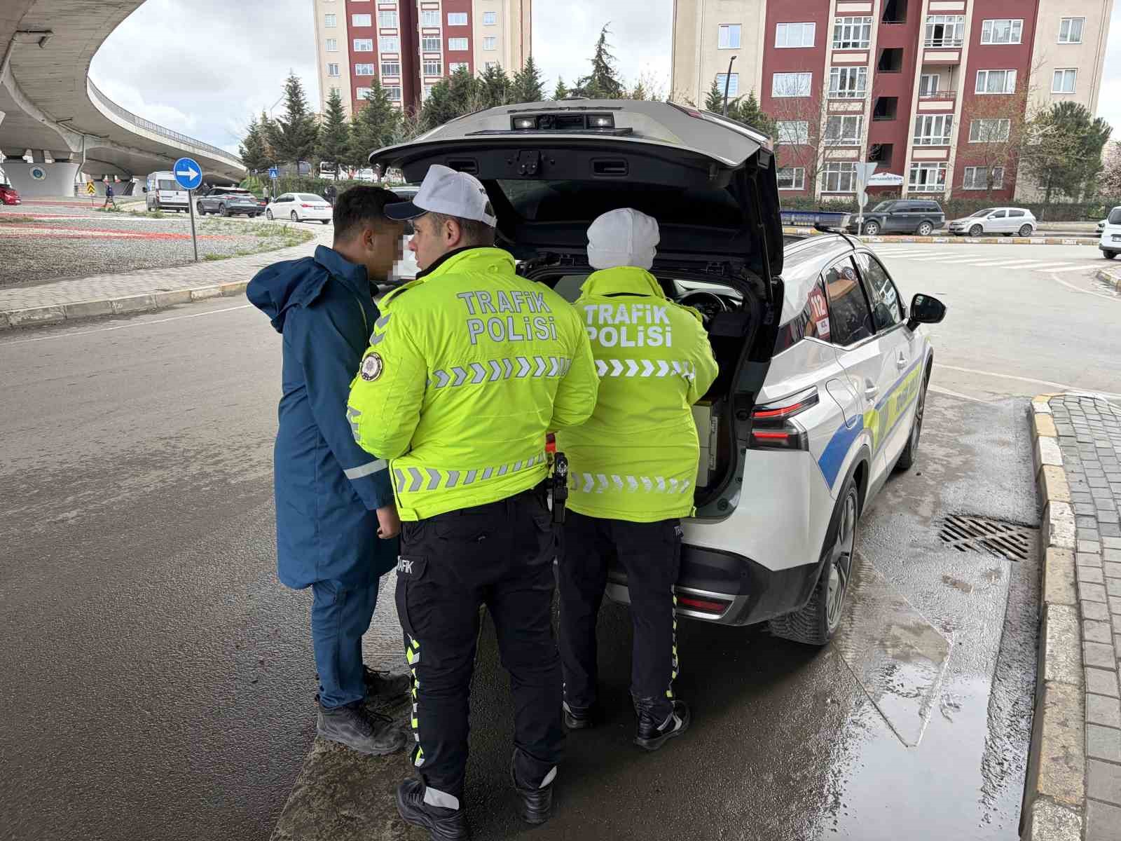 Denetimde ilginç savunma: "Kask kafama olmuyor"

