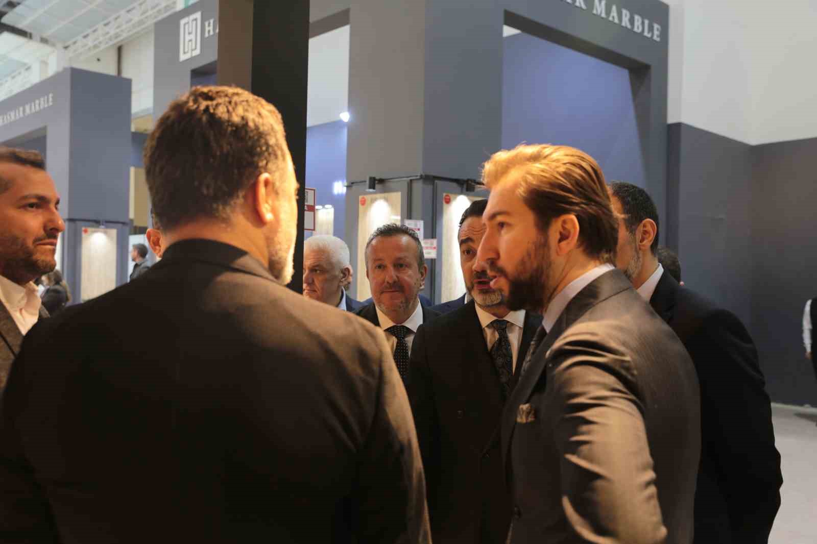 DENİB Başkanı Osman Uğurlu: "Doğal taş ihracatına katkı sunmaya devam edeceğiz."
DENİB Başkanı Osman Uğurlu: "Doğal taş ihracatına katkı sunmaya devam edeceğiz."