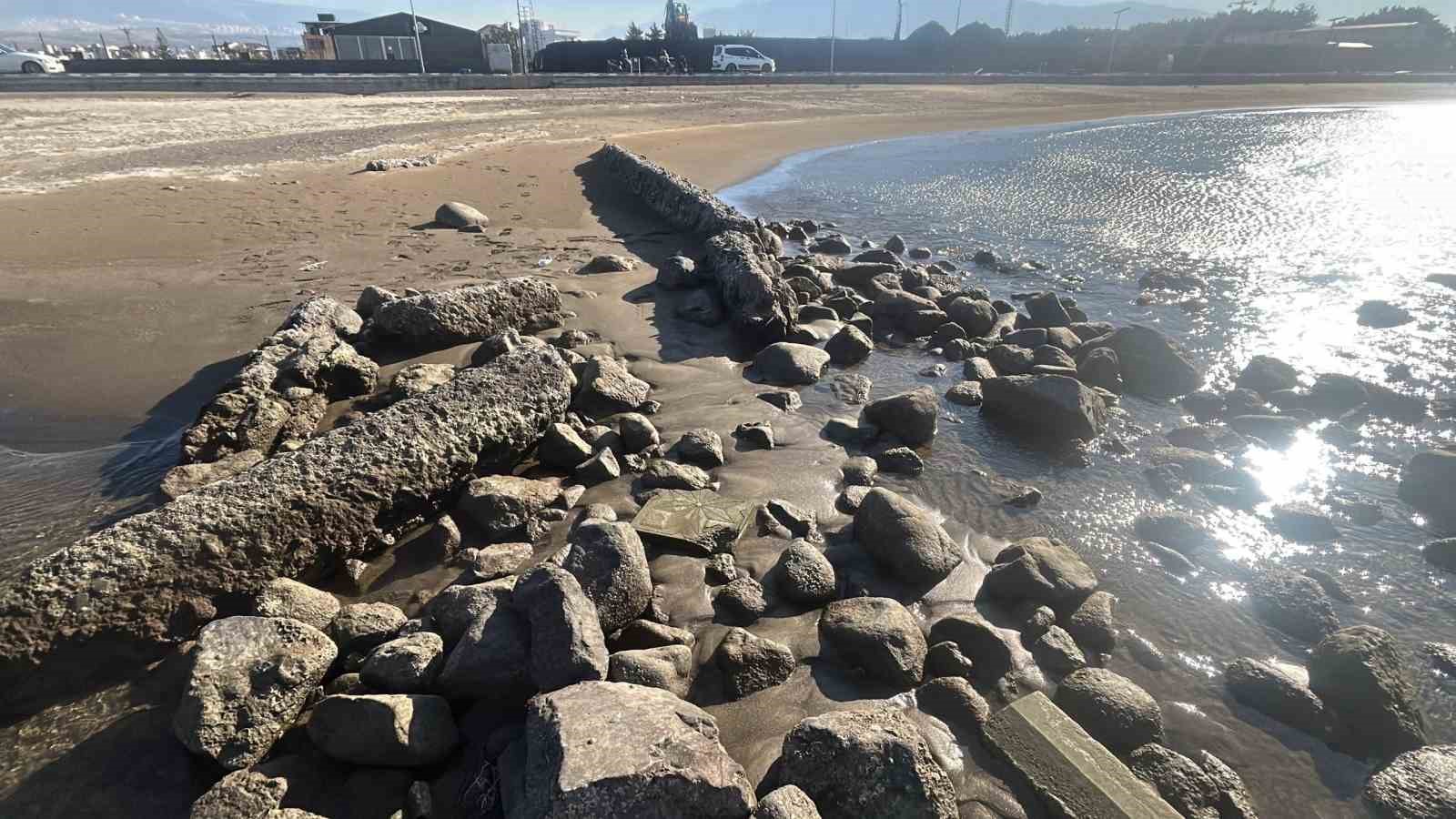 Deniz suyunda yaşanan çekilme vatandaşları tedirgin etti
