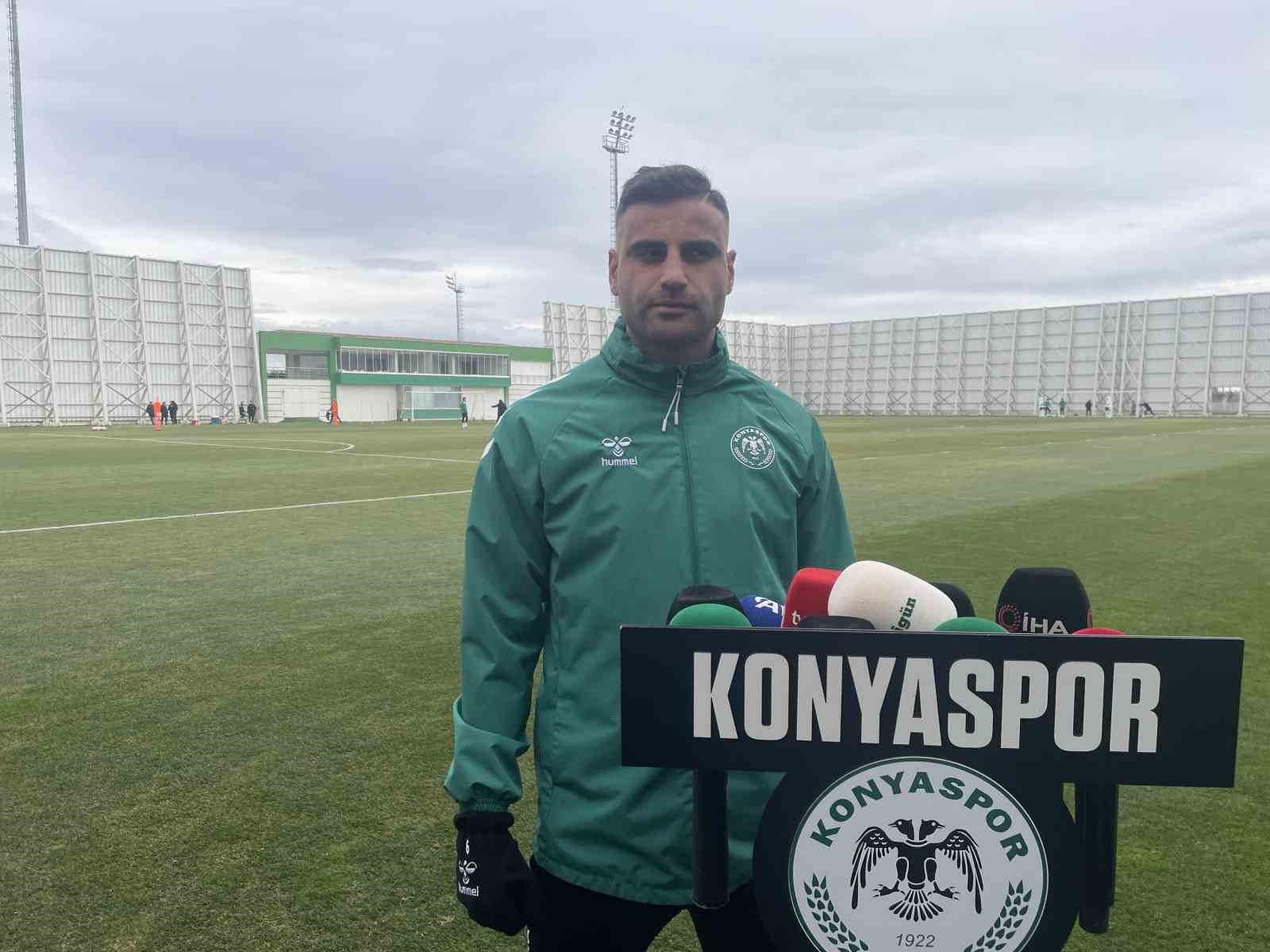 Deniz Türüç: "Şu anki durum bize yakışmıyor"
Deniz Türüç: "Şu anki durum bize yakışmıyor"
