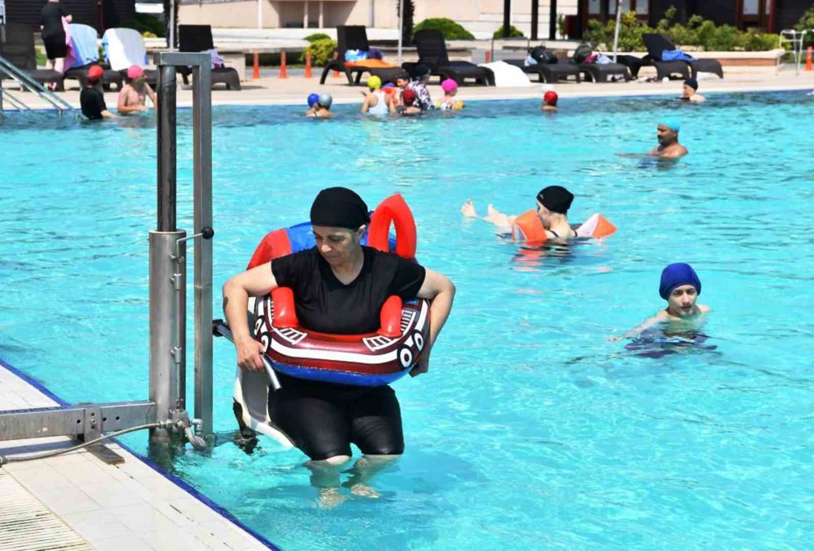 Deniz ve havuz görmeyen engellilere 5 yıldızlı hizmet: 10 binden fazla kişi yararlandı
