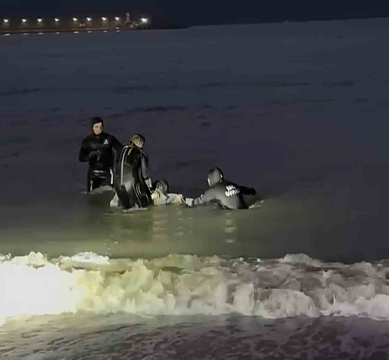 Denizde cansız bedeni bulunan gencin kimliği belirlendi
