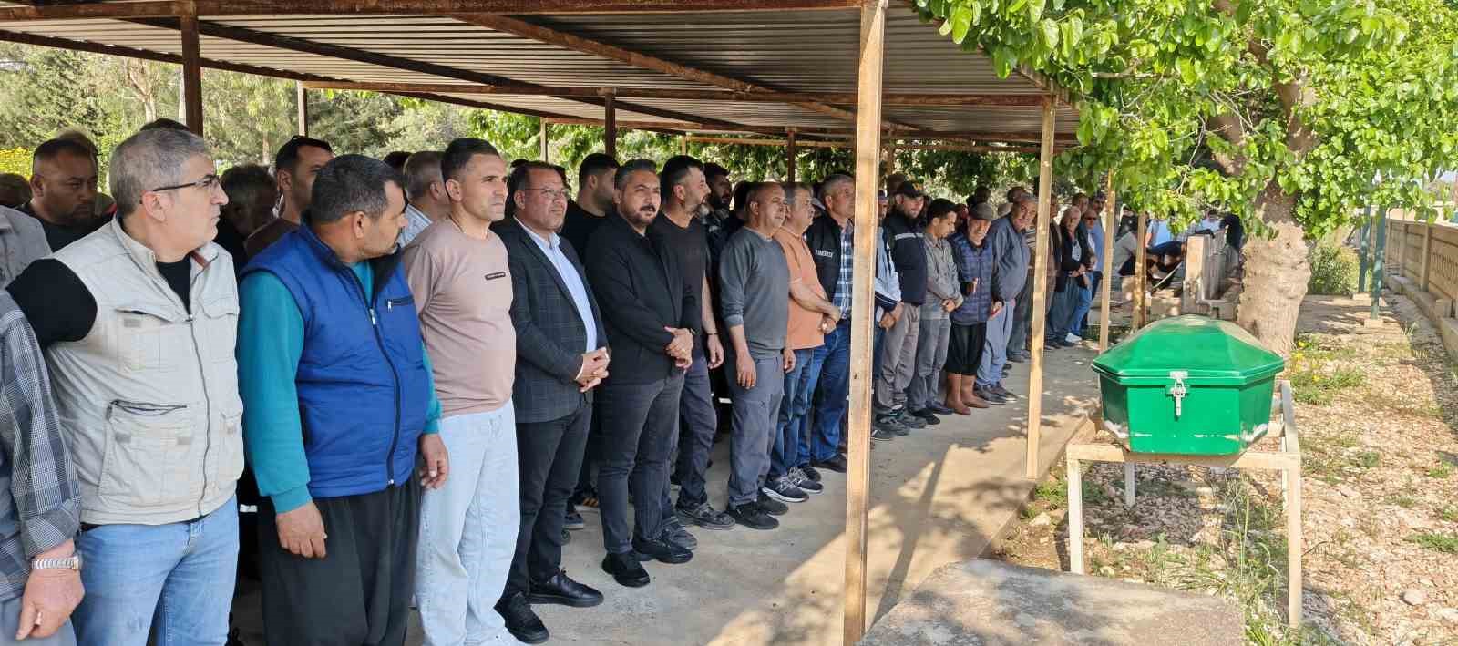 Denizde cansız bedenleri bulunmuştu: İki arkadaştan birinin cenazesi defnedildi
