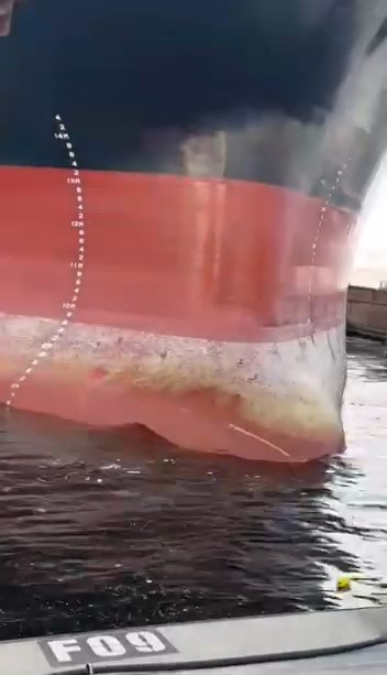 Denizi şehir çöplüğüne çevirdiler
