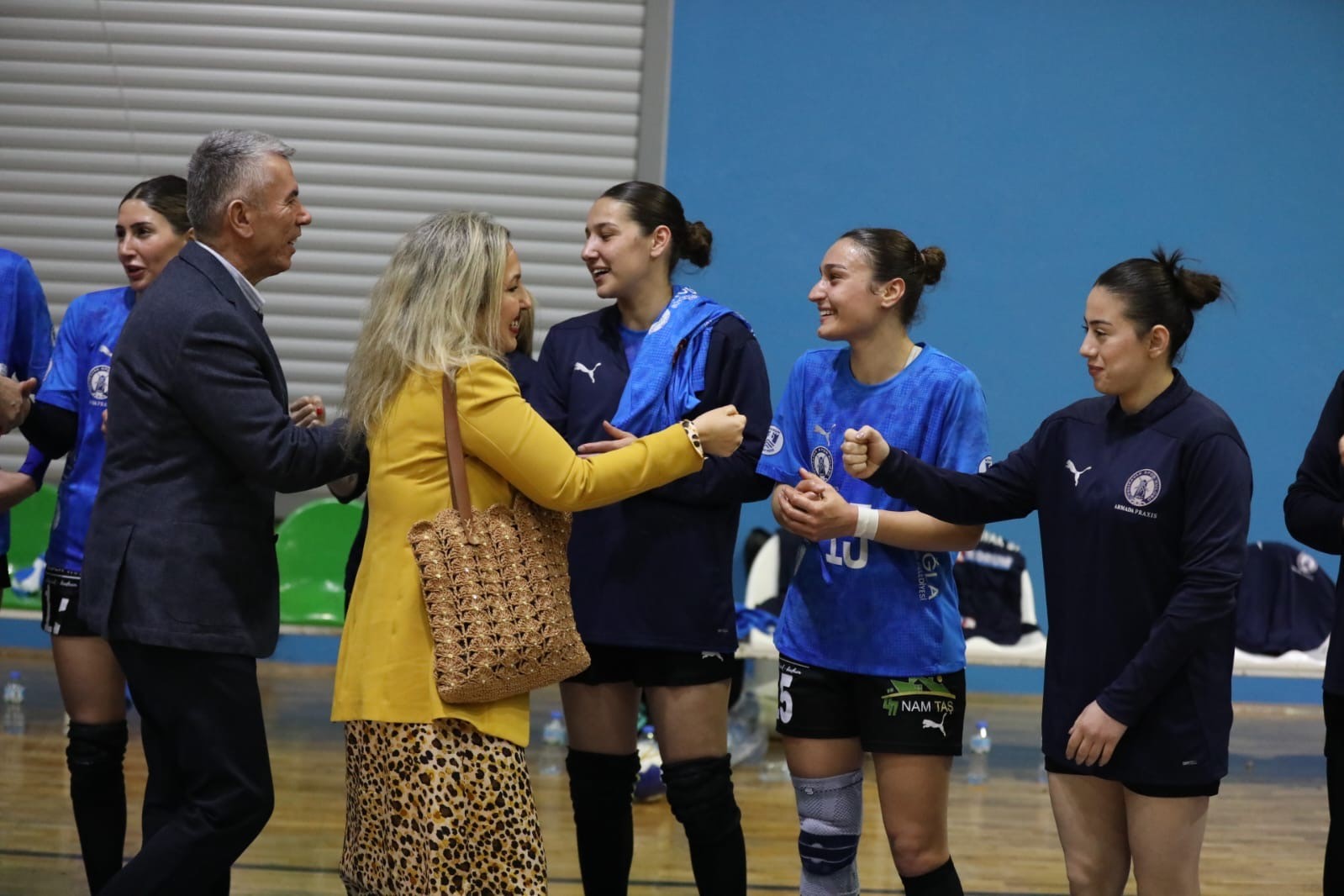 Denizin kızları nefes kesen maçta Üsküdar’ı devirdi
